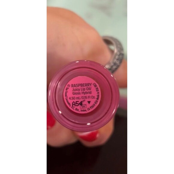 Too faced, kissing jelly hydrating juicy lip oil gloss in raspberry BNIB - Picture 9 of 9